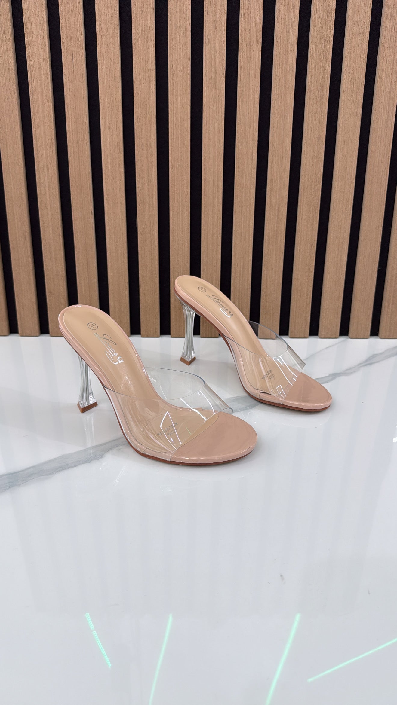 Ingrandisci